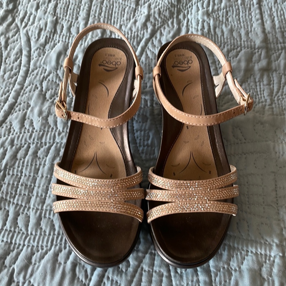 GUC Abeo Grace Metatarsal gold sandal size 8.5